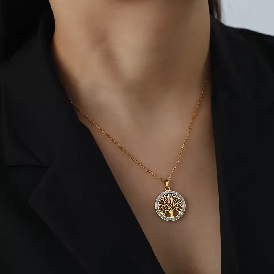 Transparent zircon round pendant circular necklace